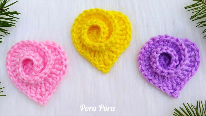 Rosa tricotada com um padrão livre de crochê PDF