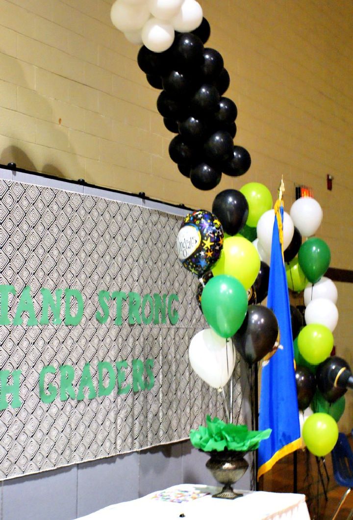 Não entre em pânico se você esquecer de comprar um peso de balão! Vamos DIY o peso do balão usando os balões excedentes. Esta pequena decoração parece fofa e pode ser fixada com segurança para balões de 36 polegadas.