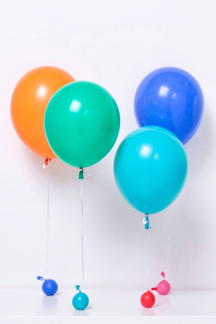 Esse método, que é um pouco material e econômico, é ideal para usar os balões extras que você usou até agora. Não se preocupe em comprar mais um peso caro! Agente proporcional