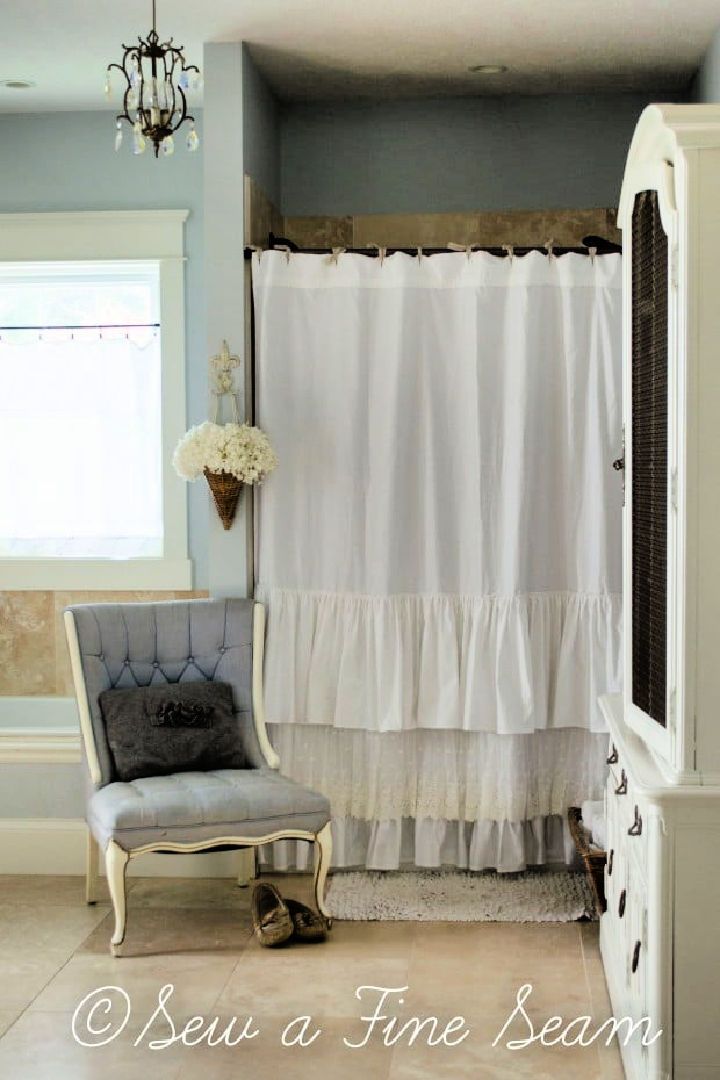 20. DIY a cortina de banheiro da casa da fazenda