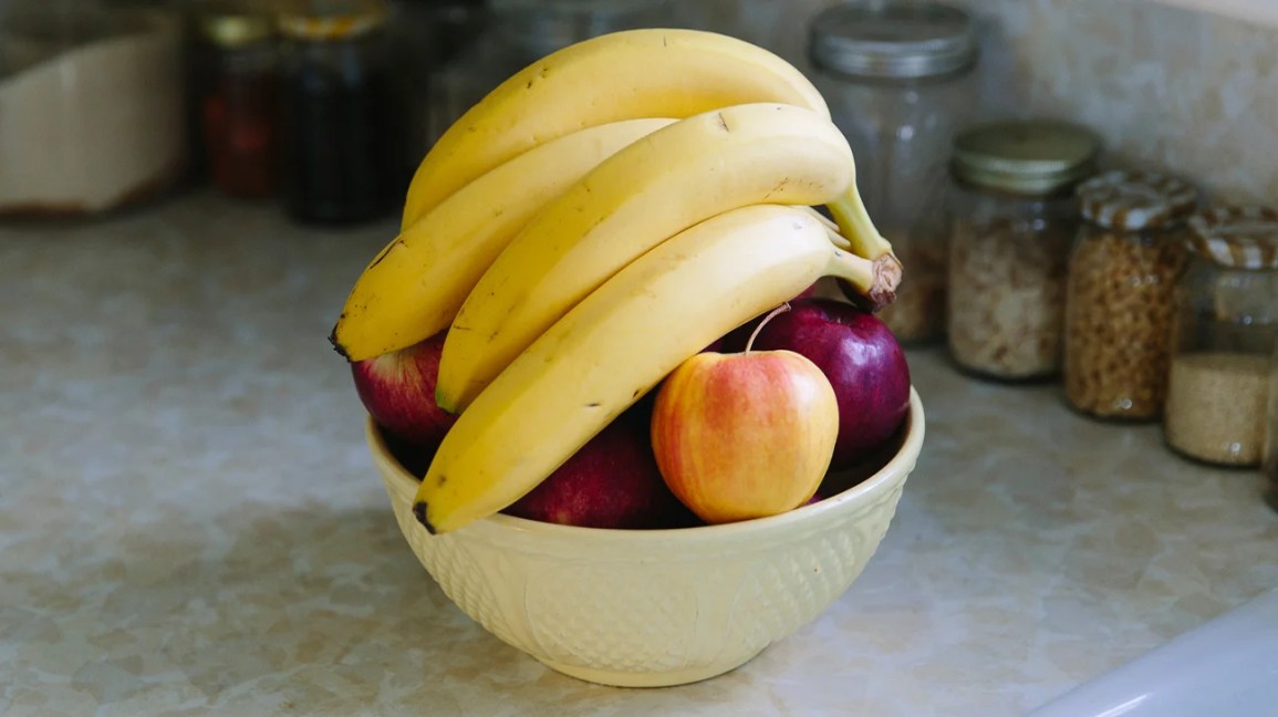Fruteira com Bananas